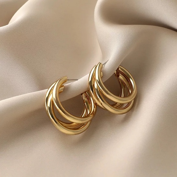 “Triple Dare” Multi-Hoop Classic Simple Minimalist Neutral Casual Circle Earring - Picture 4 of 10